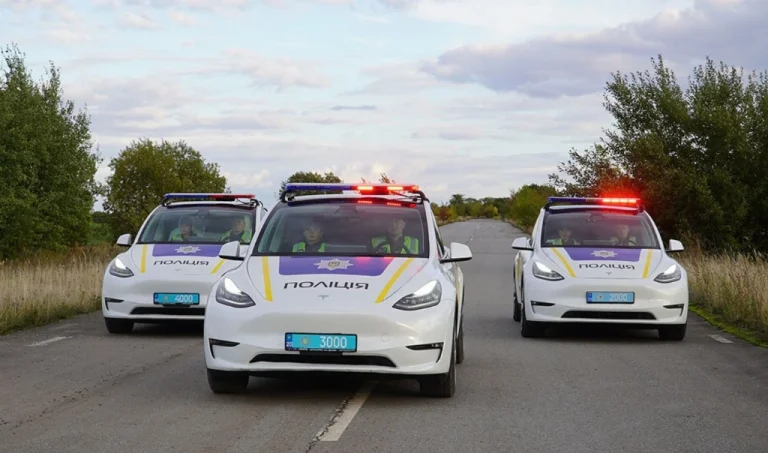 Відео дня: поліція Тернопільщини пересідає на Tesla